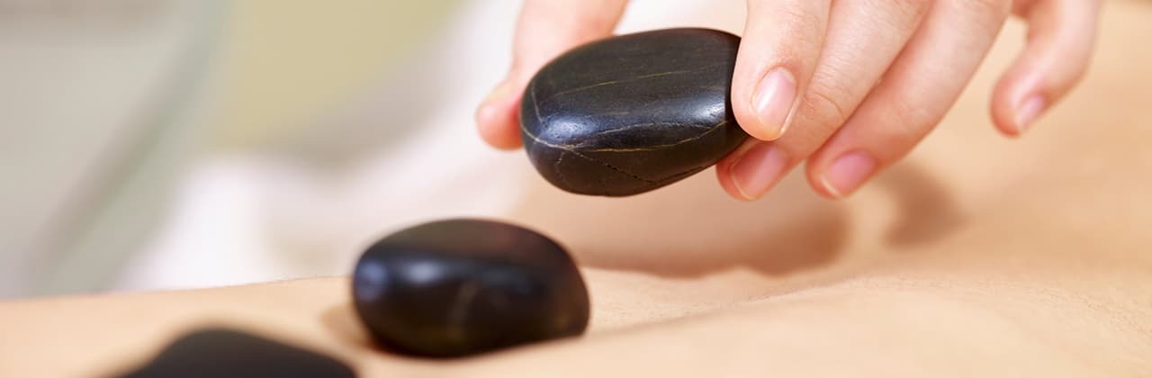 De 5 voordelen van een hotstonemassage